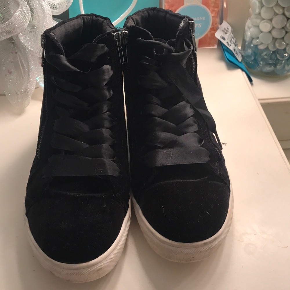 Steve Madden Black Velvet Sneakers
